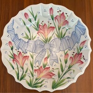 Lilly and Bow Italian Scalloped Ceramic Bowl